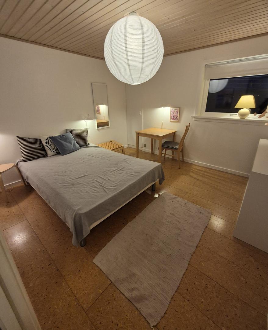 Kjallaraíbúð í Hoyvík (møblerað)
