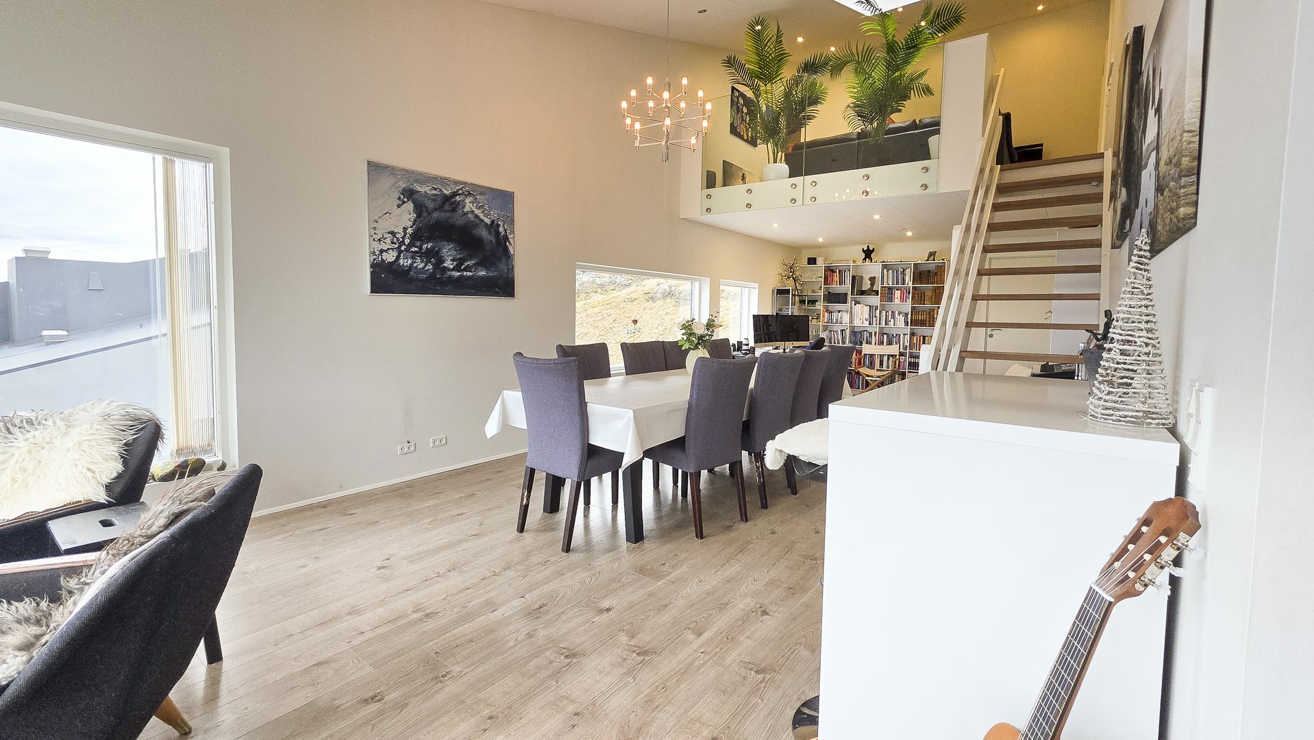 Penthouse íbúð Undir Kongavarða