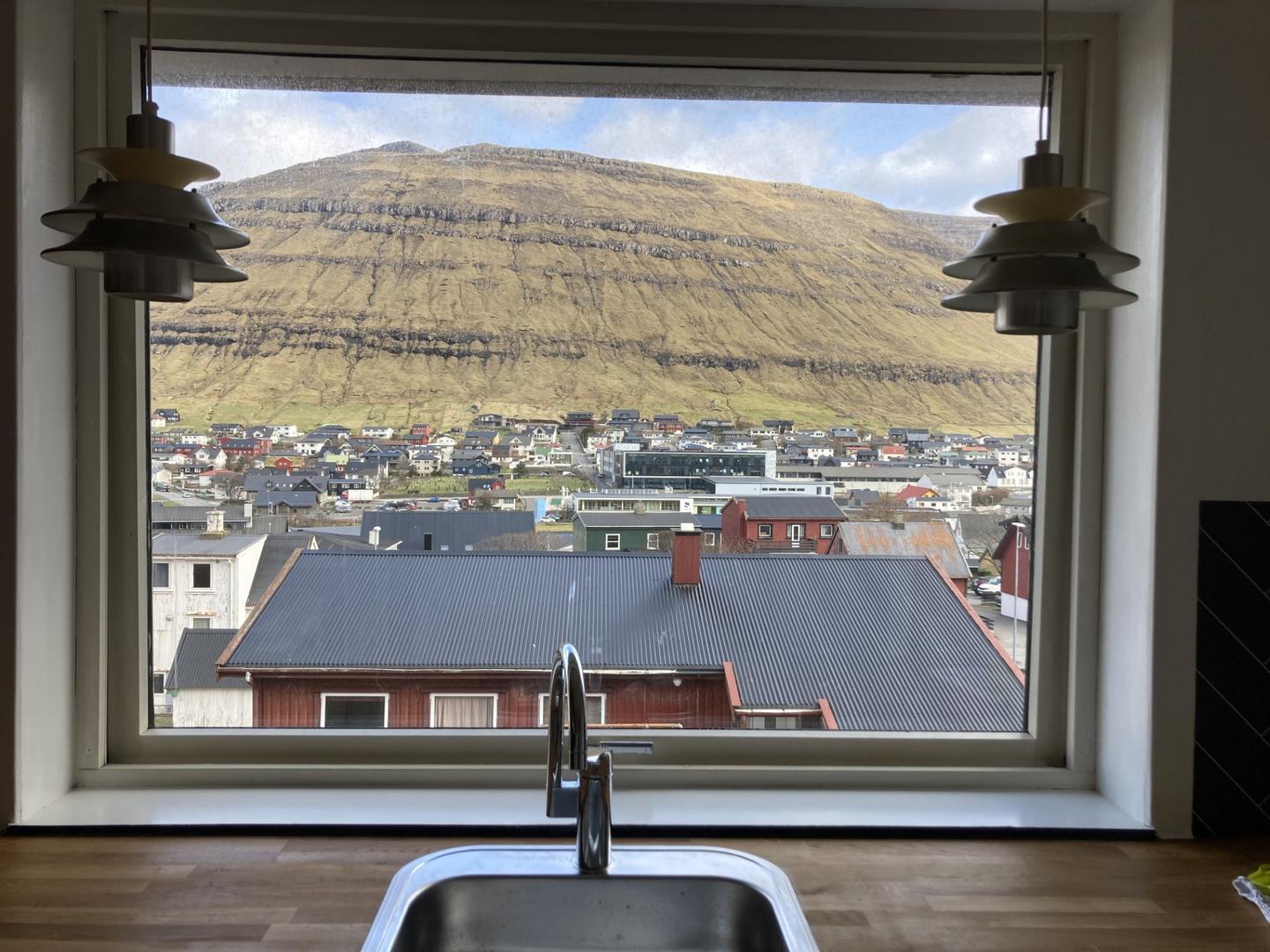 Rúmlig og nýístandsett íbúð við góðari staðseting