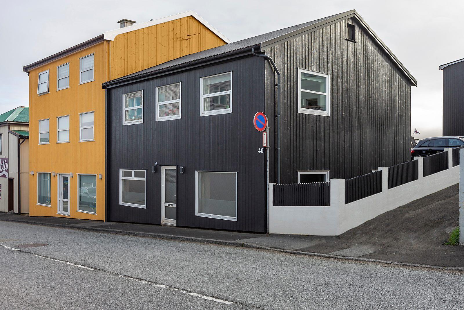 Sentral og snøgg íbúð til leigu við innbúgvi 1. okt. til 1. mars