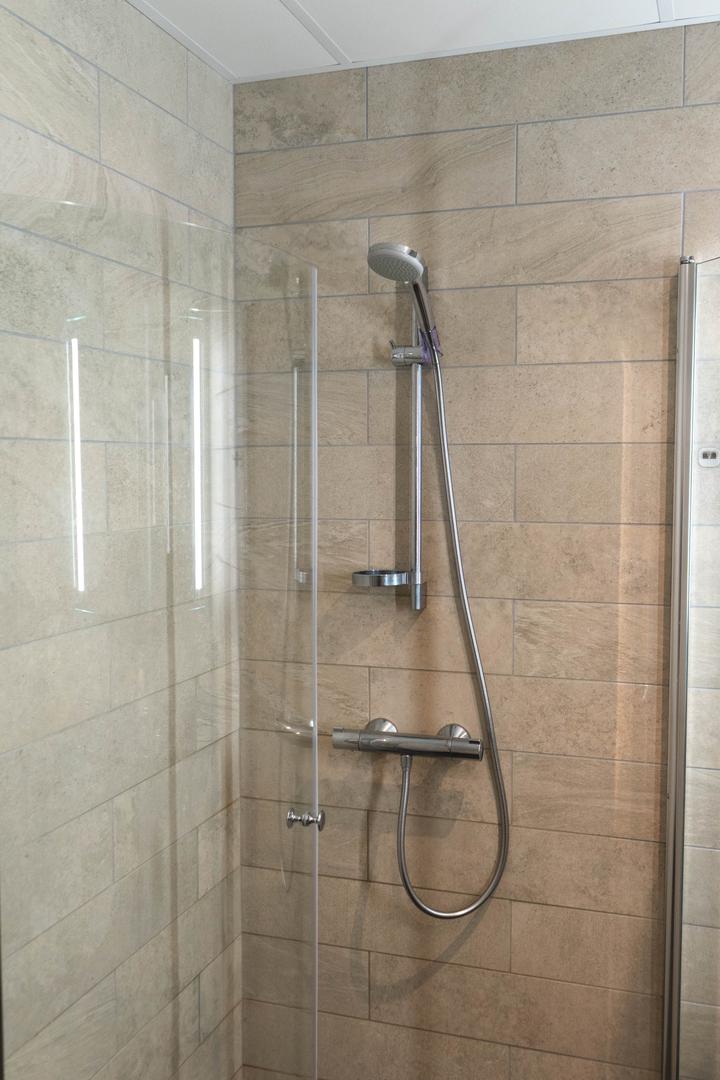 Rúmlig og nýmótans íbúð