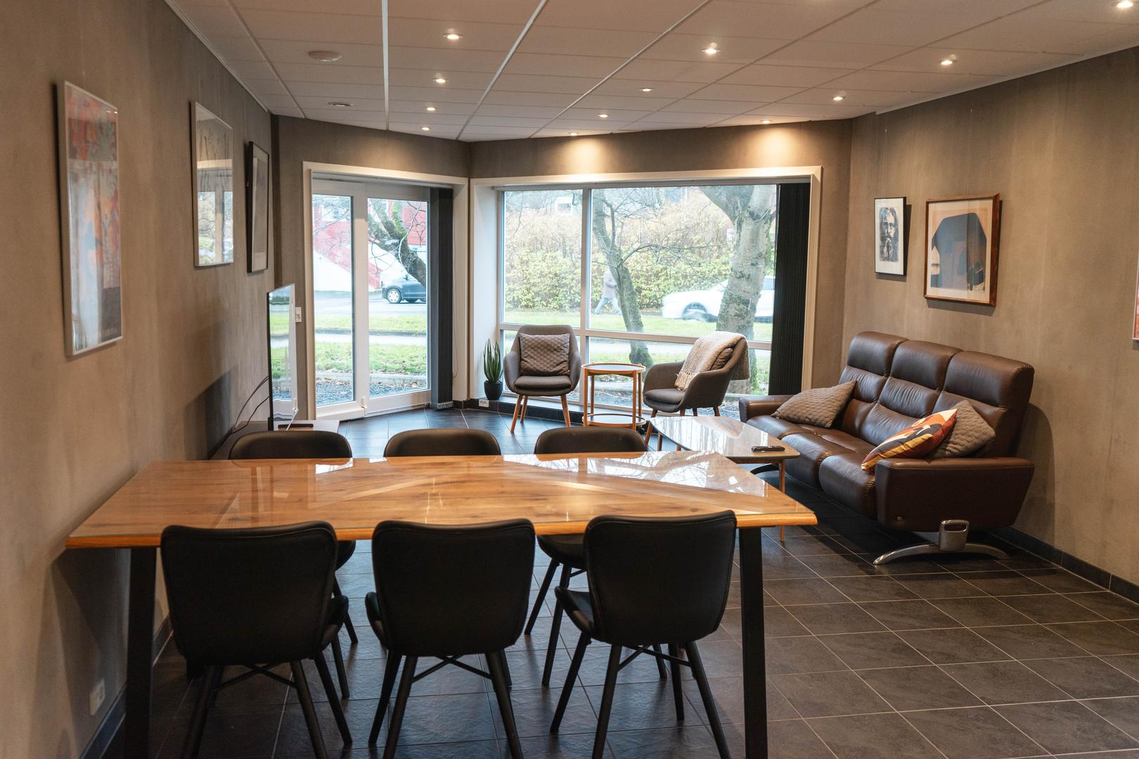 Rúmlig og nýmótans íbúð