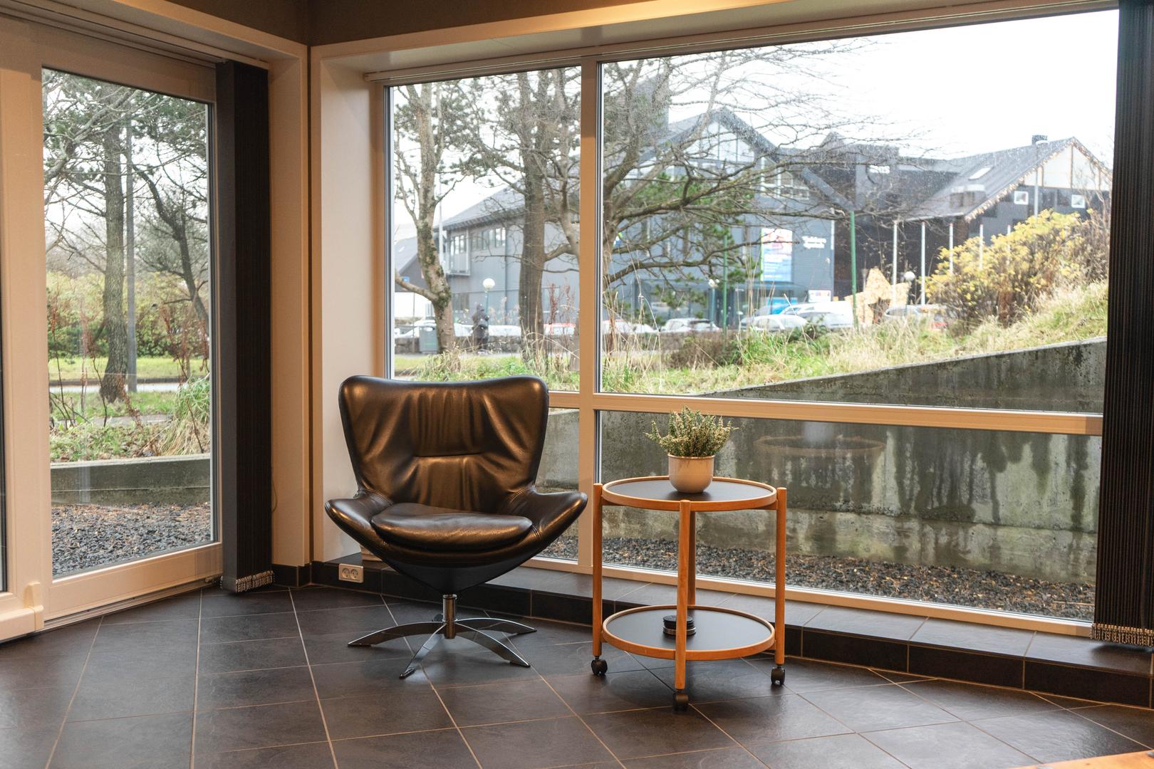 Rúmlig og nýmótans íbúð