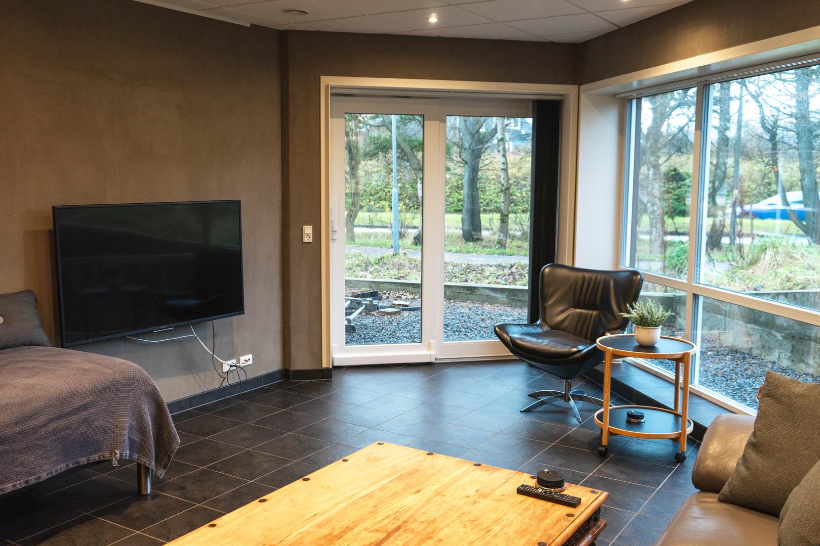 Rúmlig og nýmótans íbúð