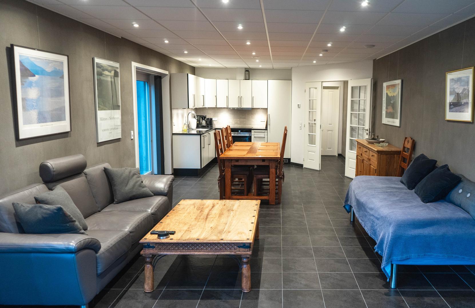 Rúmlig og nýmótans íbúð