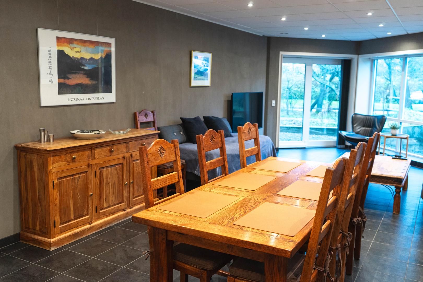 Rúmlig og nýmótans íbúð