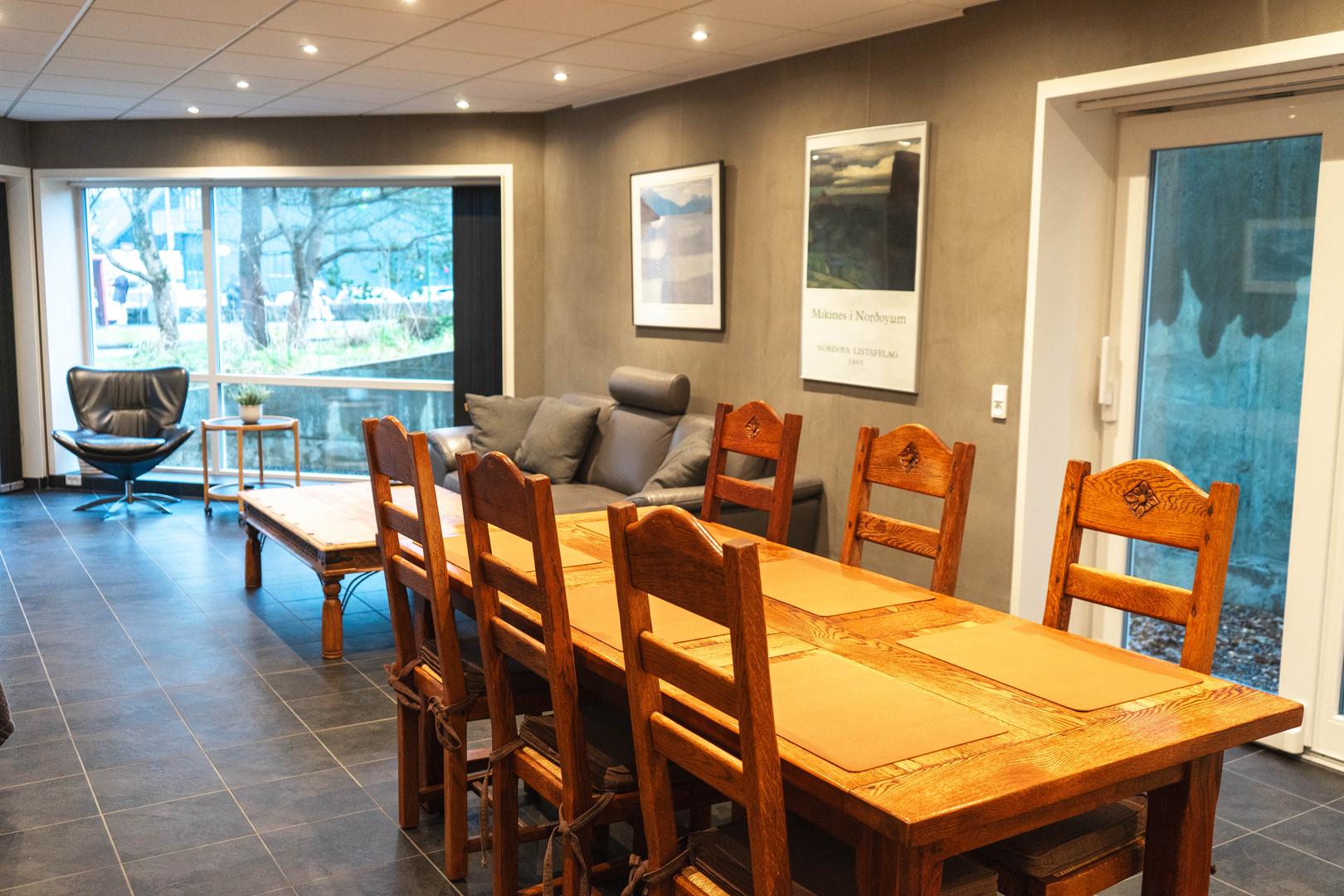 Rúmlig og nýmótans íbúð