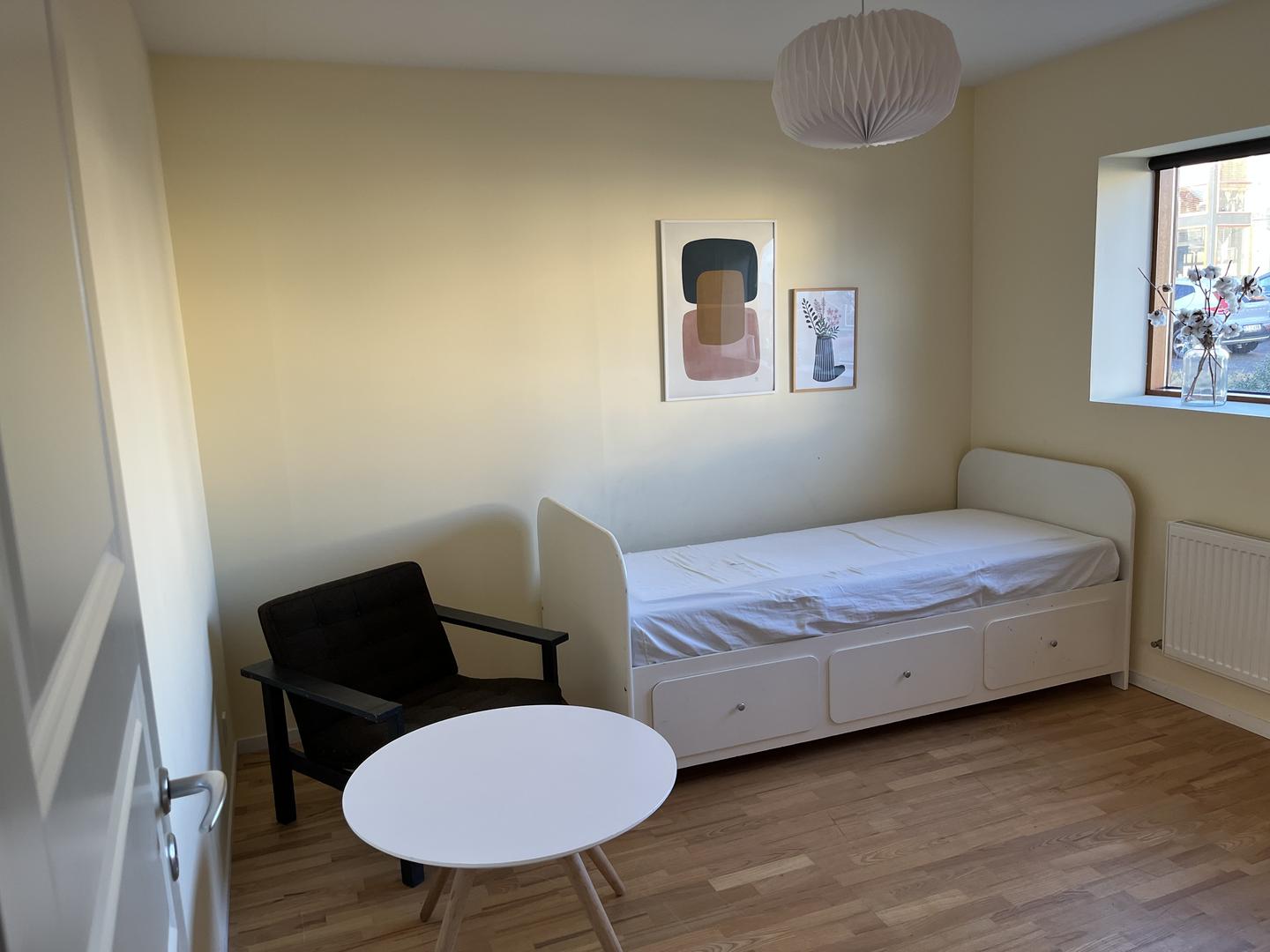 Rúmligt kamar í Havn til leigu