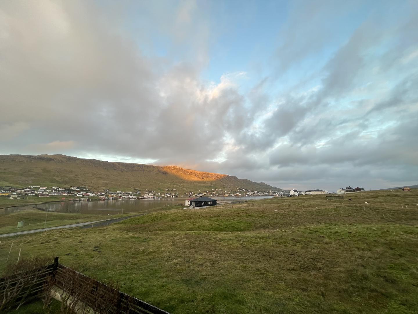 MØPLERAÐ ÍBÚÐ TIL LEIGU Í TRONGISVÁGI