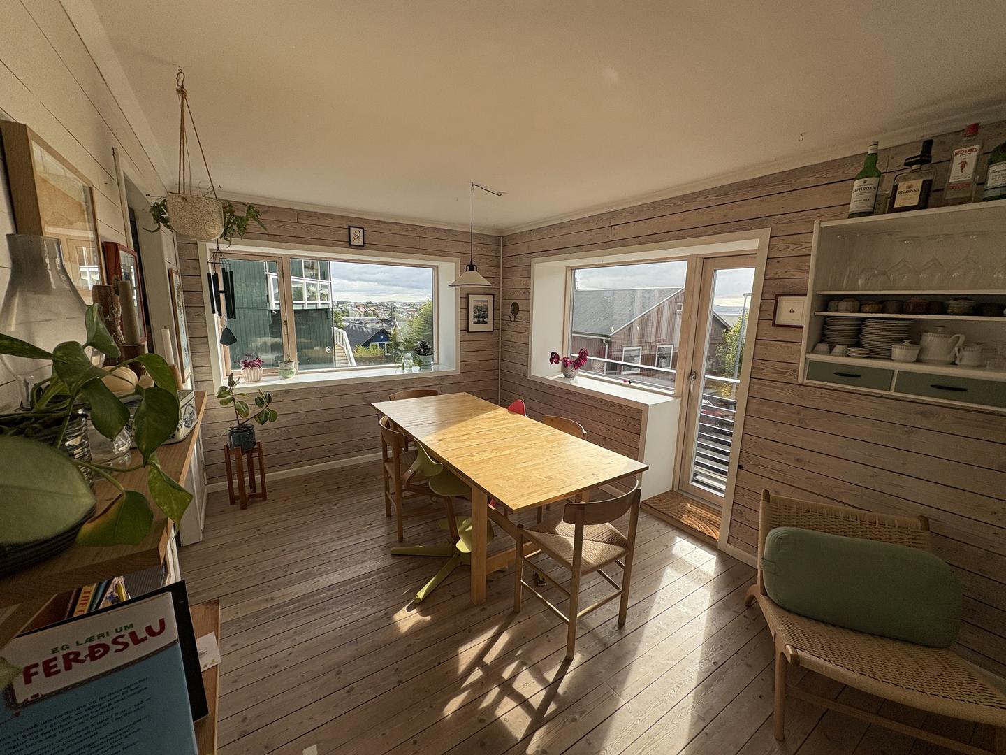 Møblera hús til leigu / Furnished house for rent
