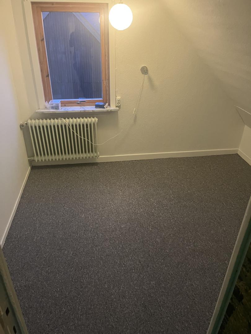 Hús á strondun ( beint við tunnulin )