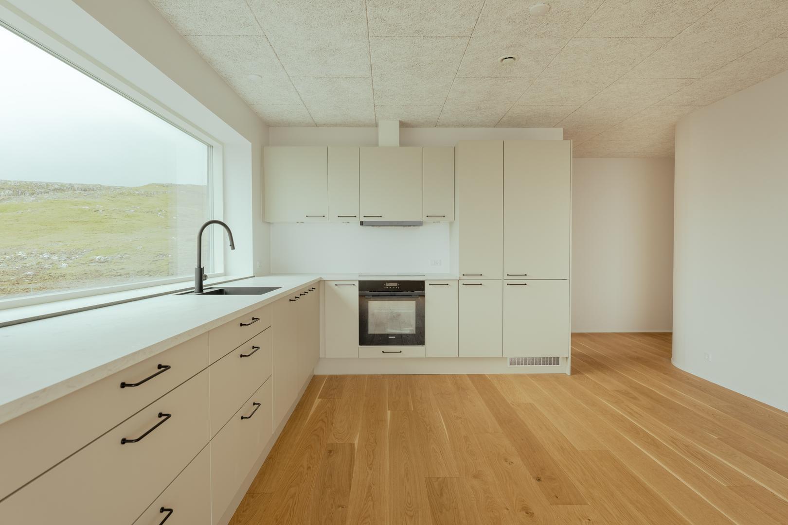 Nýggj og rúmlig íbúð við framúrskarandi útsýni