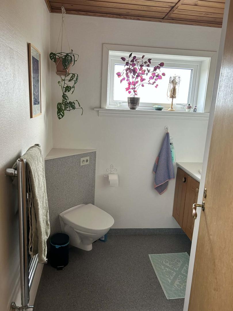 Íbúð nær Hoyvíkstjørn til leigu