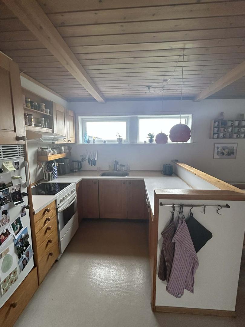 Íbúð nær Hoyvíkstjørn til leigu