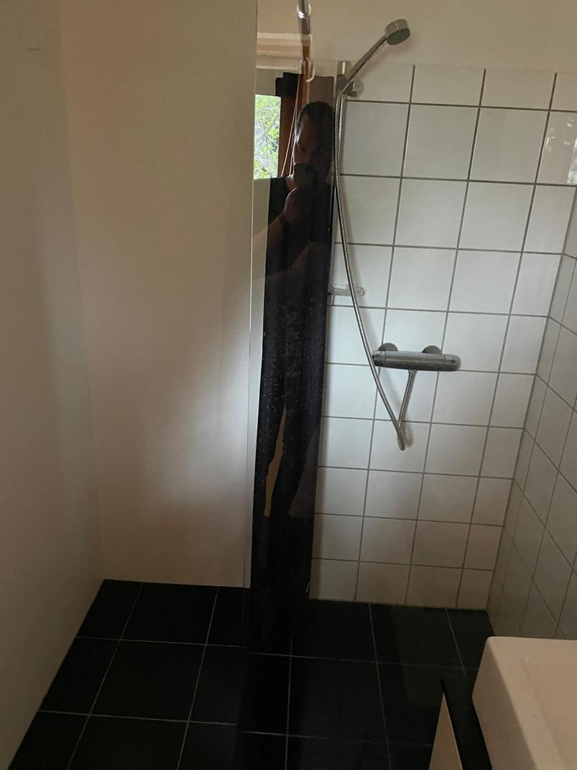 Stór kjallaraíbúð í friðaligum umhvørvi