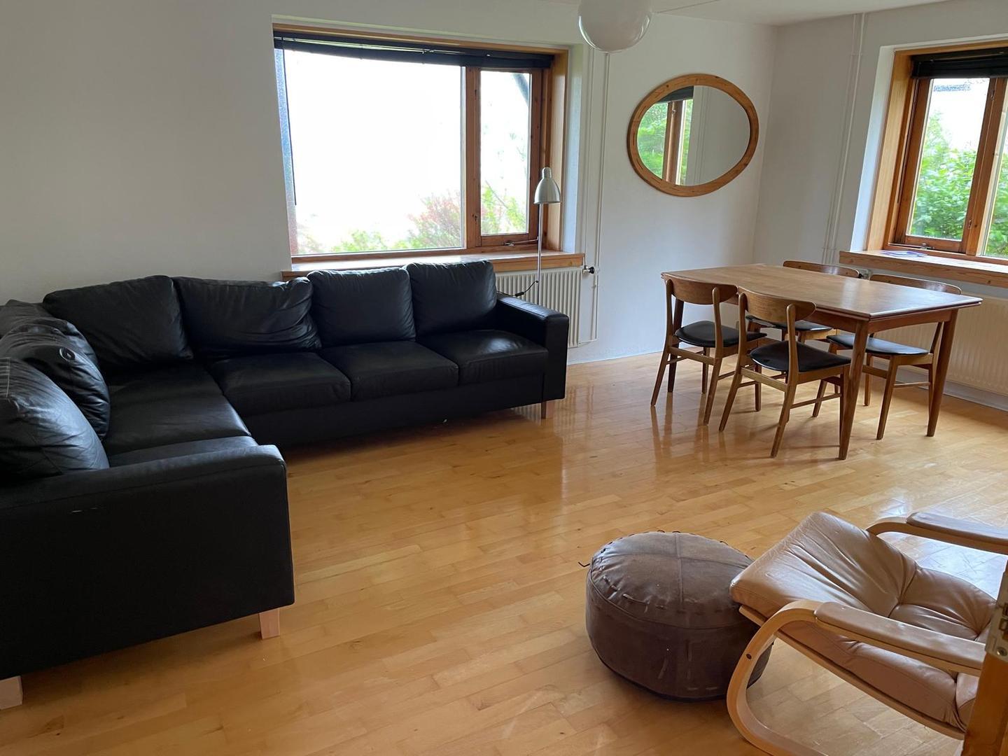 Stór kjallaraíbúð í friðaligum umhvørvi