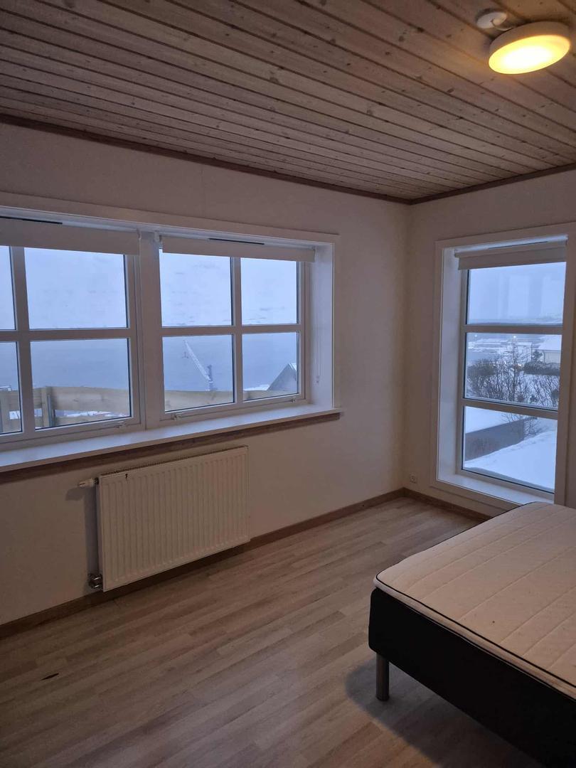 Stór og rúmlig íbúð við góðum útsýnið