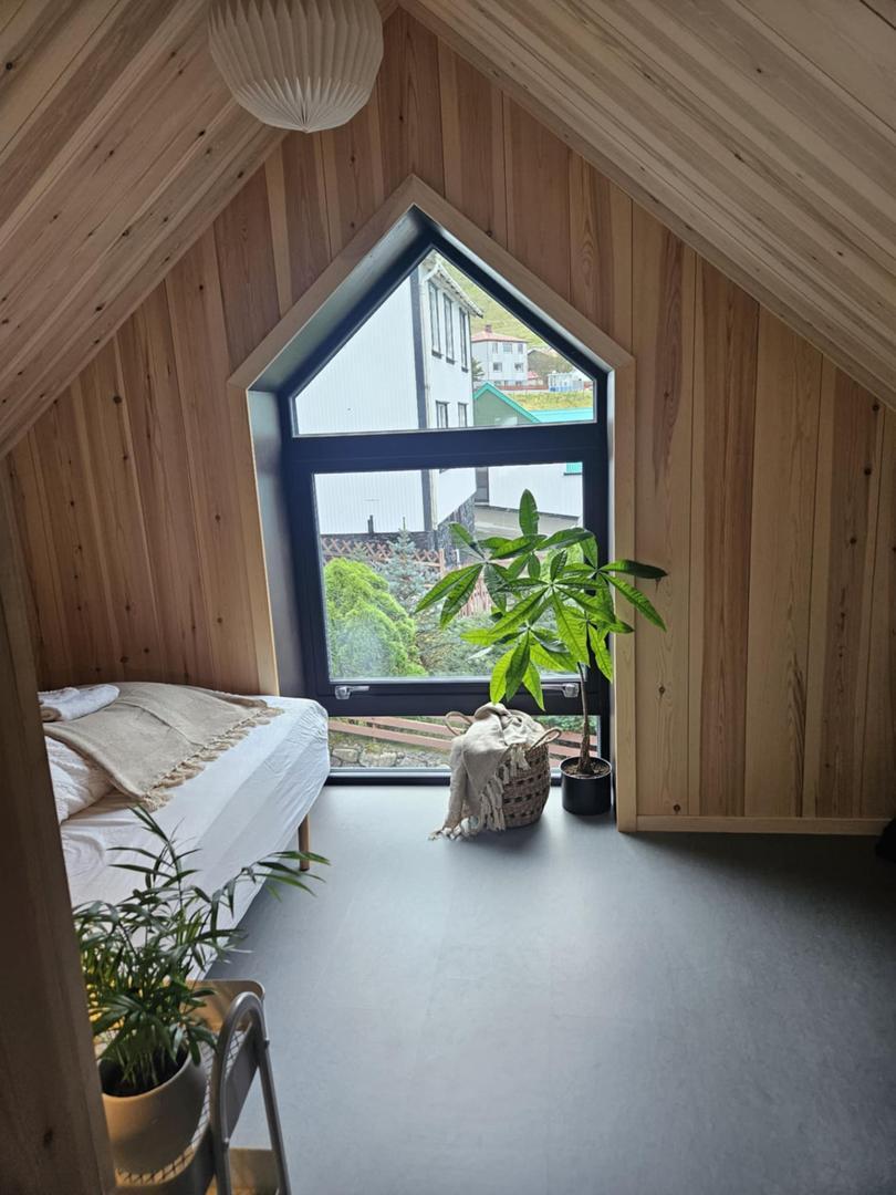 Lítil hugnalig hús