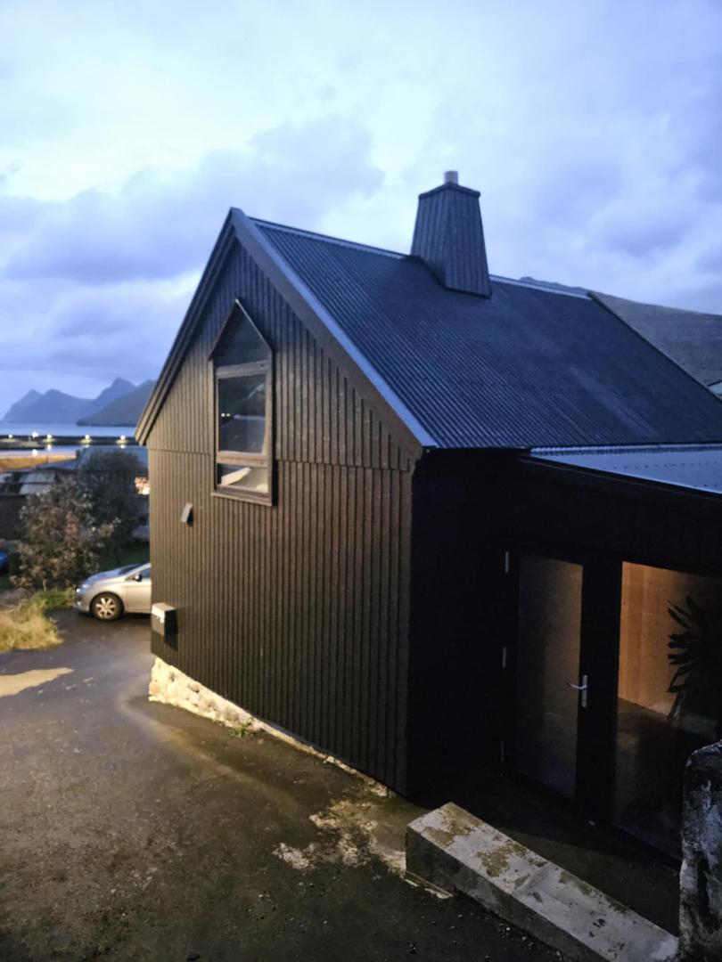Lítil hugnalig hús