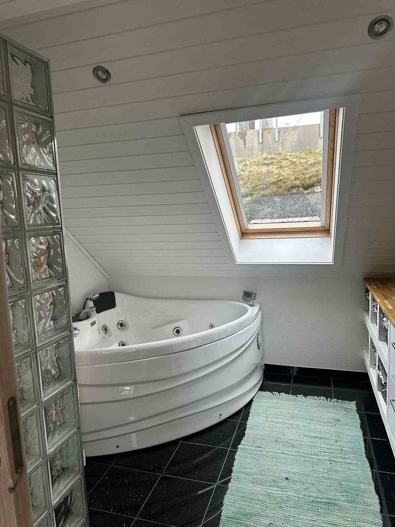 Familjuvinarligt heim í Hoyvík