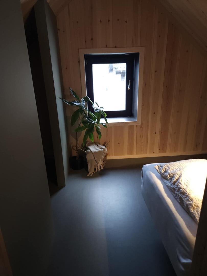 Lítil hugnalig hús
